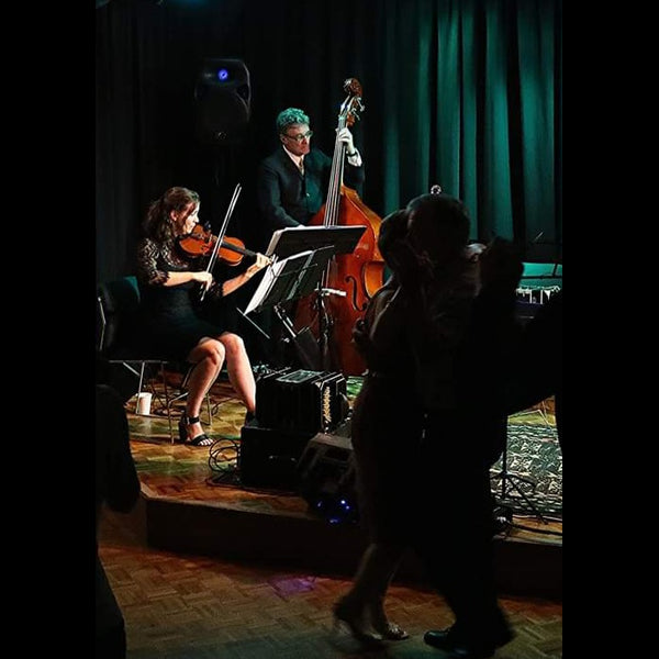 Tango Vivo - Wellington Tango Band violinist and double bassist